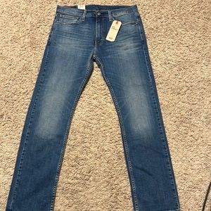 Levies slim straight 34 x 32 jeans